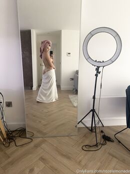 Rebecca Roze (itsamarafox)