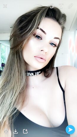 Rebecca Roze (itsamarafox)