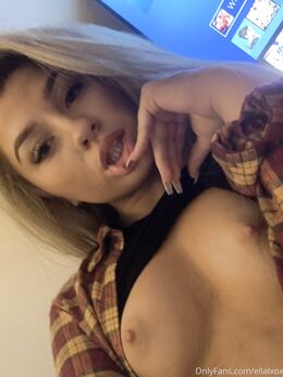 Ellie May (ellalxox)