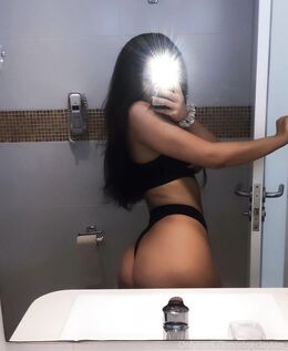 Elise Clayton (elisefionxx)