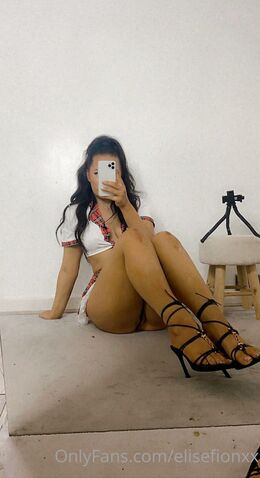 Elise Clayton (elisefionxx)