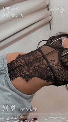 Elise Clayton (elisefionxx)