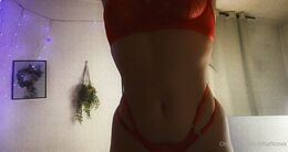 Elise Clayton (elisefionxx)