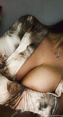 Elise Clayton (elisefionxx)