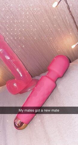 Elise Clayton (elisefionxx)