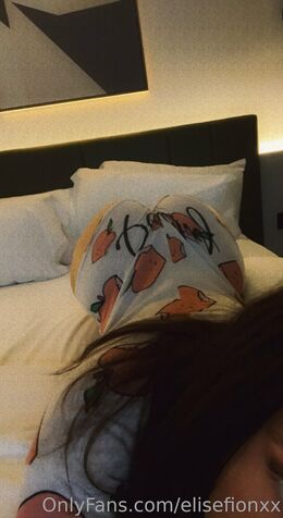 Elise Clayton (elisefionxx)