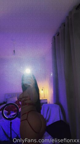 Elise Clayton (elisefionxx)