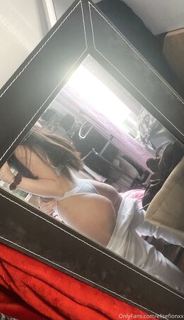 Elise Clayton (elisefionxx)