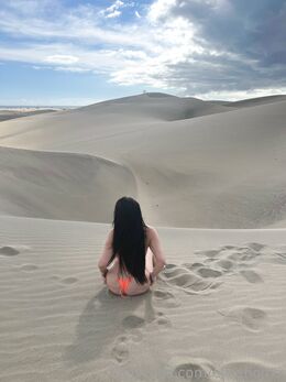 Elise Clayton (elisefionxx)