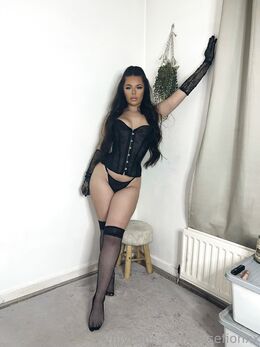 Elise Clayton (elisefionxx)