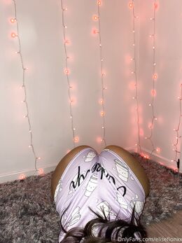 Elise Clayton (elisefionxx)