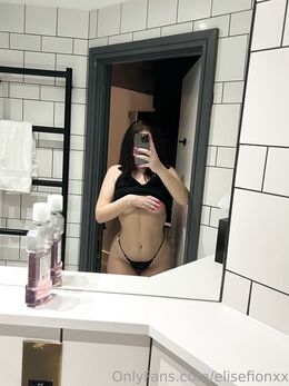 Elise Clayton (elisefionxx)