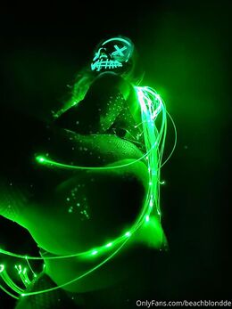 BeachBlonDDe