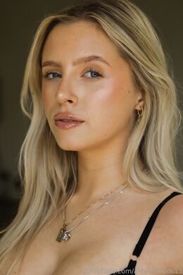 Alexia Woods
