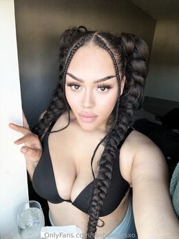 Sasha Loves
